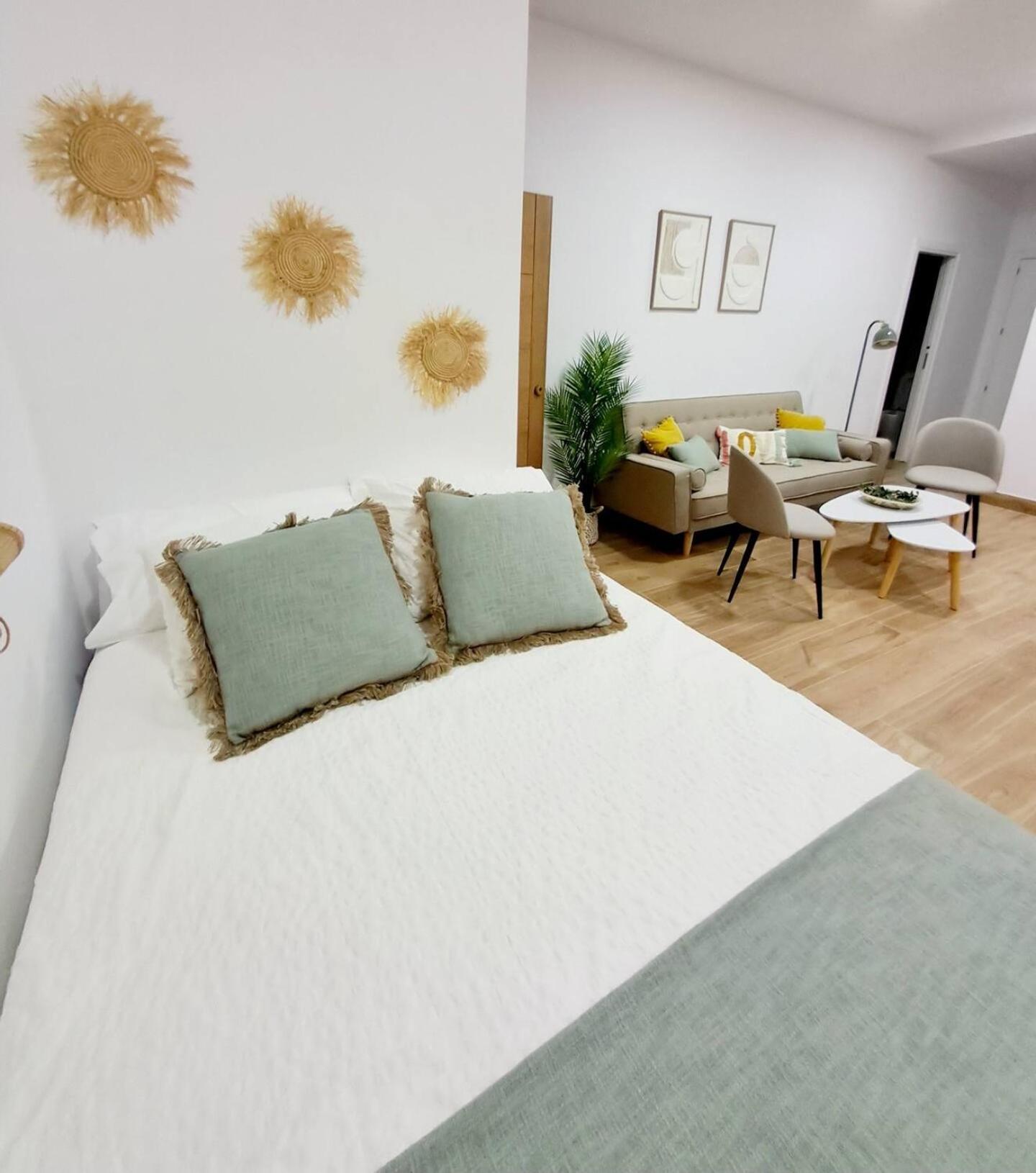 Coffee & Calm Triana Apartment Севилья Экстерьер фото